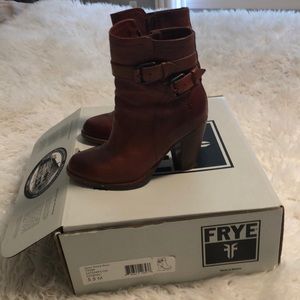 Frye booties 5.5 Jenny shied short cognac